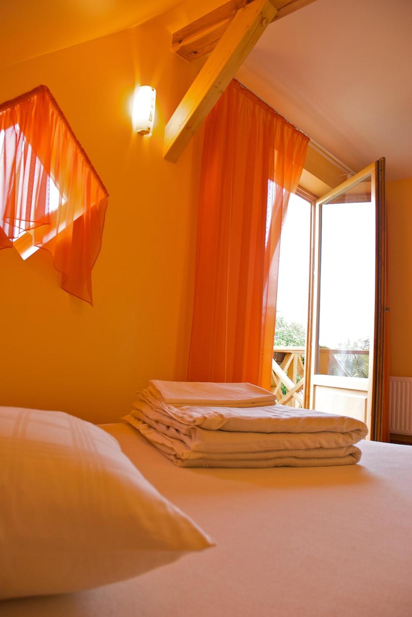 Hotel Viesu Maja Janis Madona Esterno foto