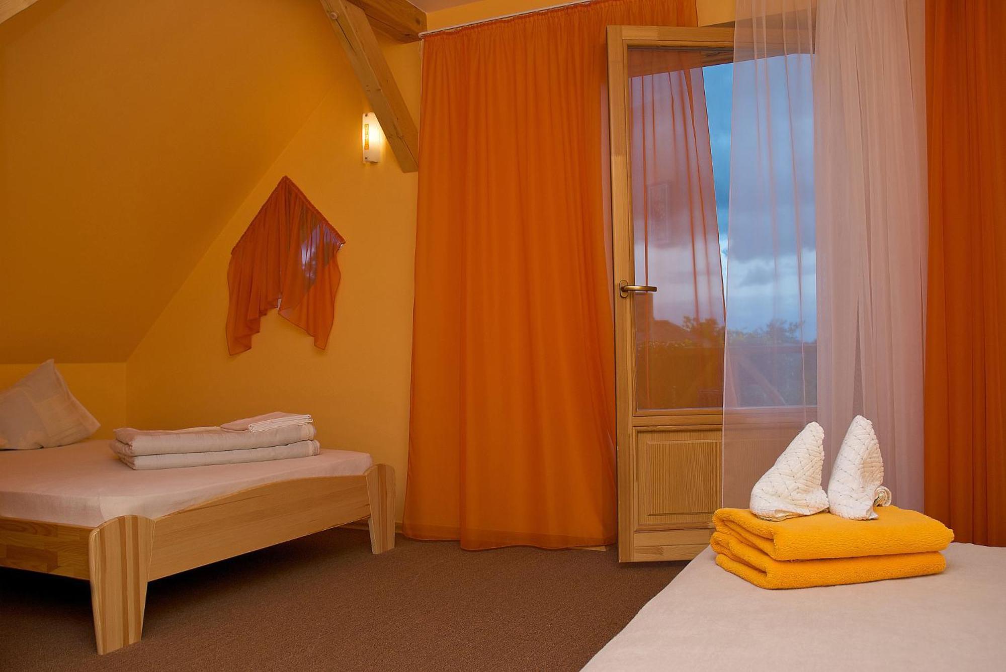 Hotel Viesu Maja Janis Madona Esterno foto